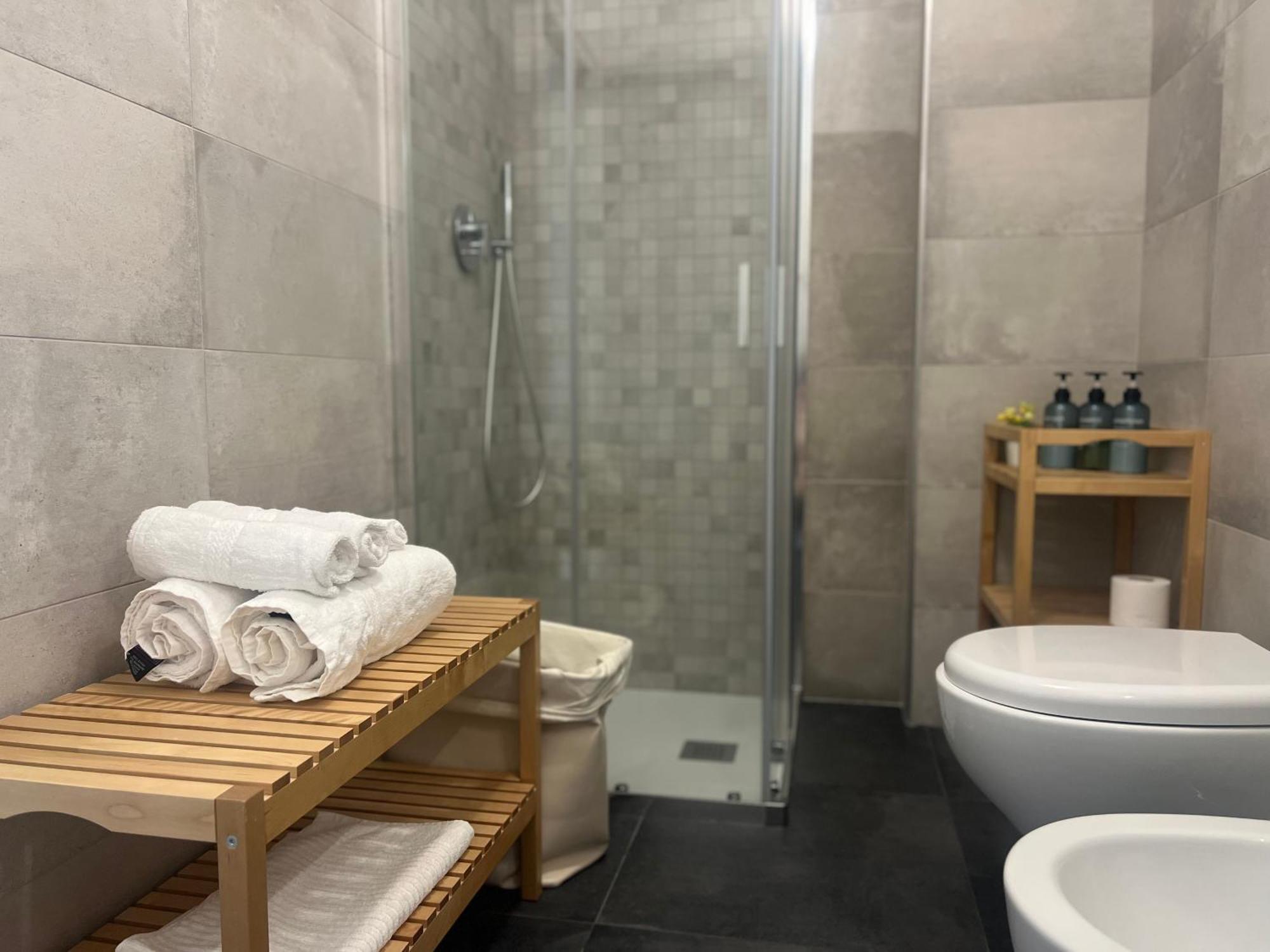 Regina Milano In Melegnano - Wifi, Breakfast Box And Terrace Apartment Exterior photo