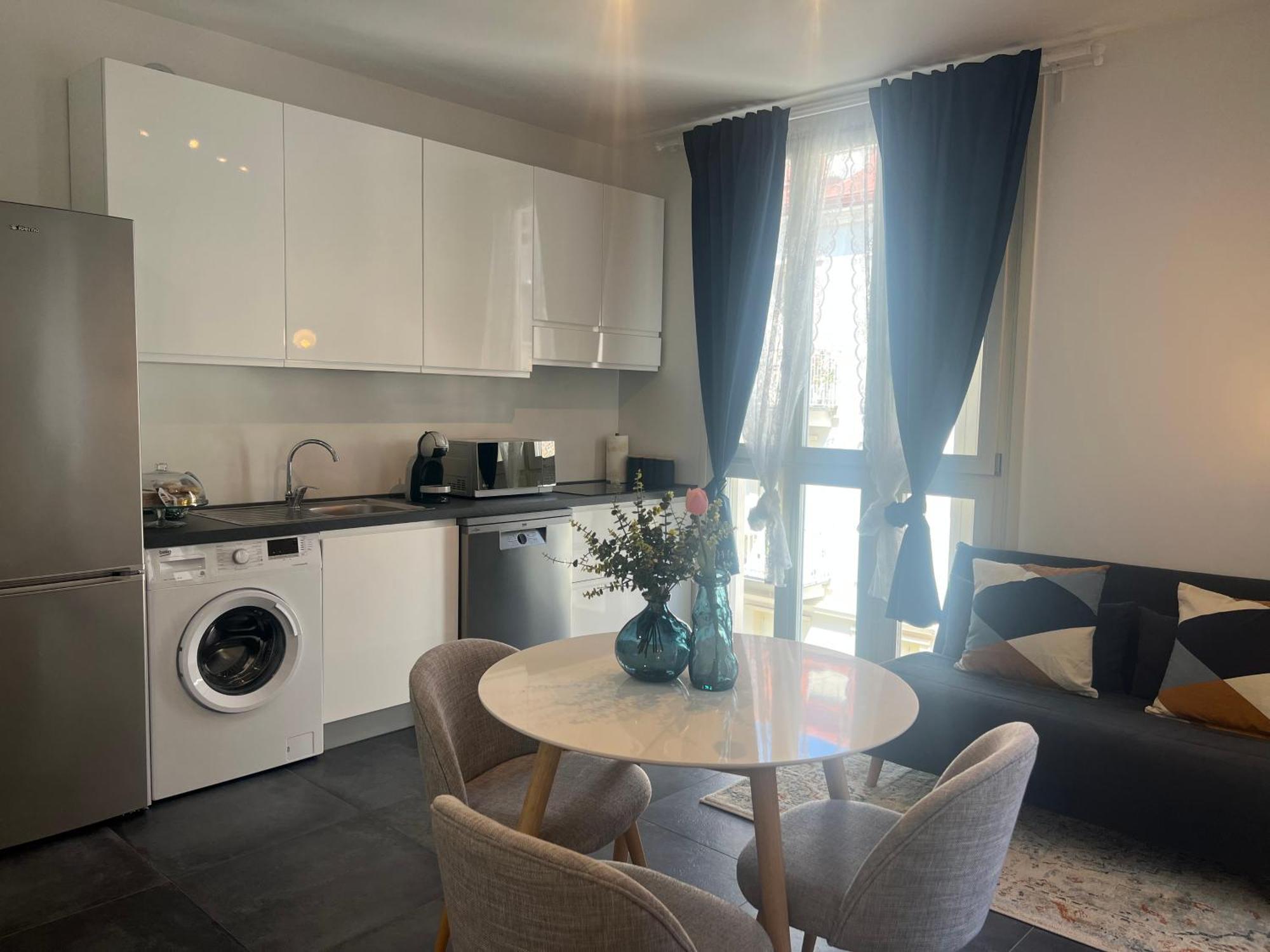 Regina Milano In Melegnano - Wifi, Breakfast Box And Terrace Apartment Exterior photo